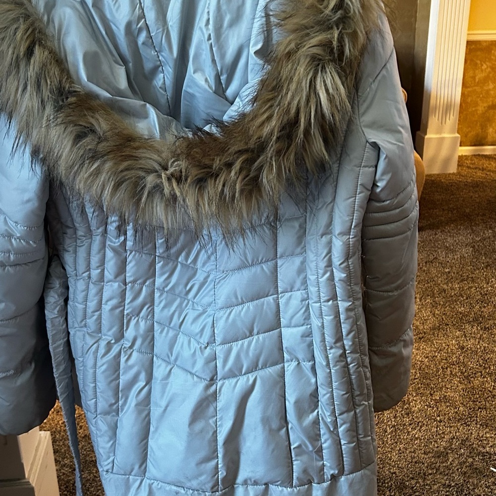 Ladies Medium puffer coat.